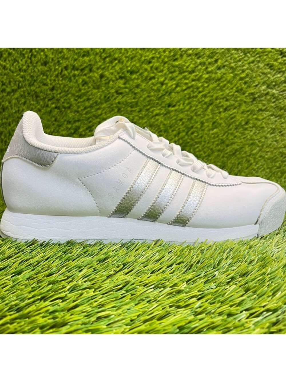 Adidas Originals Samoa Womens Size 9.5 White Silver Athletic Shoes Sneakers